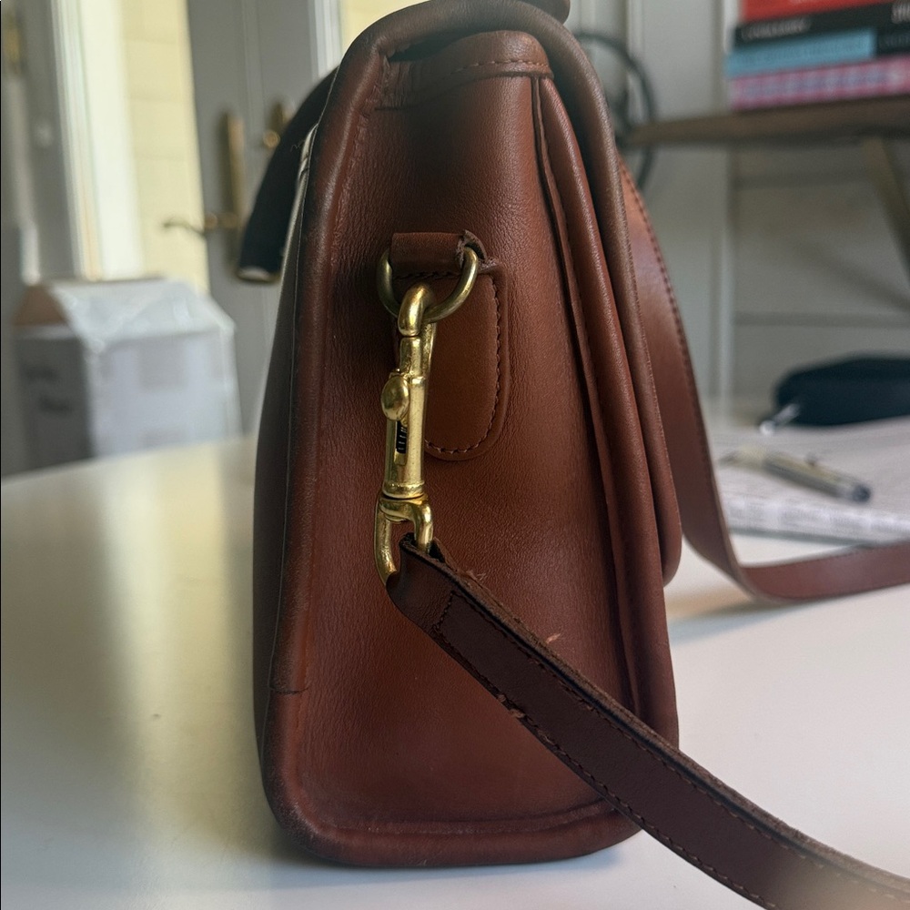 Vintage Coach crossbody. - Picture 8 of 8